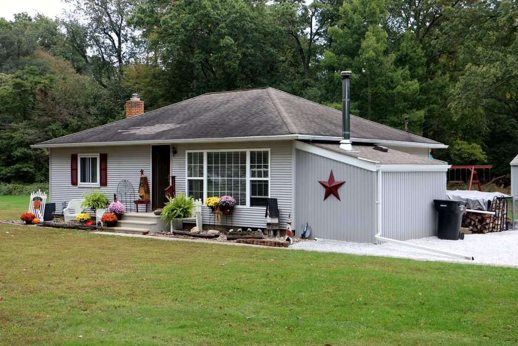 54560 Pear Road South Bend, IN 46628 - Photo 1 of 22