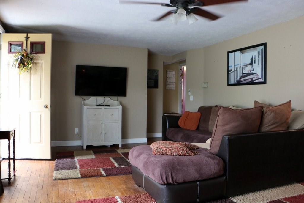 54560 Pear Road South Bend, IN 46628 - Photo 2 of 22