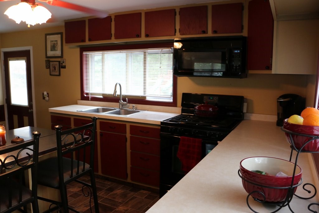 54560 Pear Road South Bend, IN 46628 - Photo 8 of 22