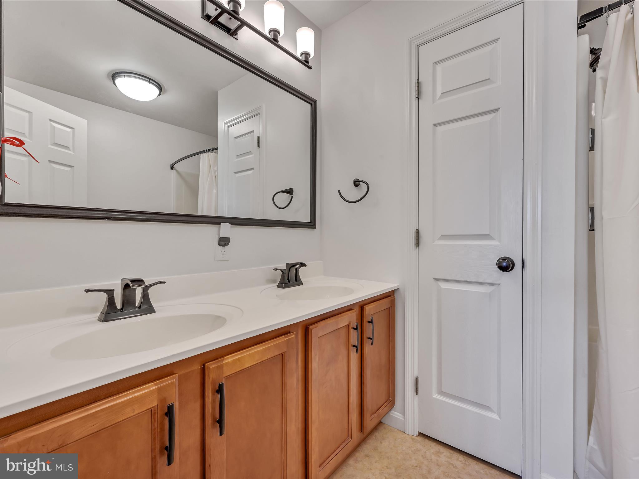 603 Wallingford Road Lititz, PA 17543 - Photo 22 of 38 Primary Bathroom