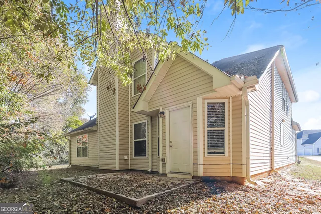 a backyard of a house