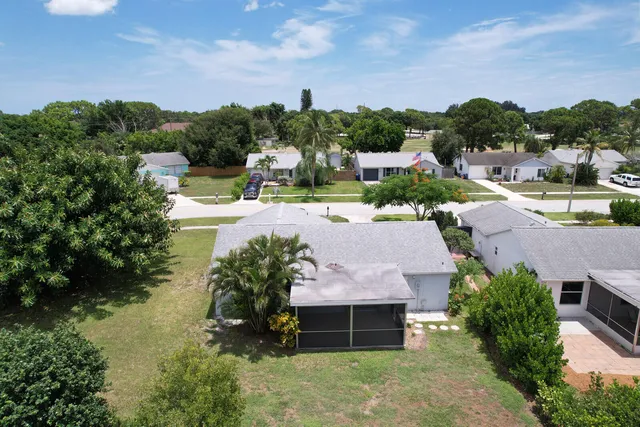 $564,000 | 140 Village Circle, Jupiter, FL 33458