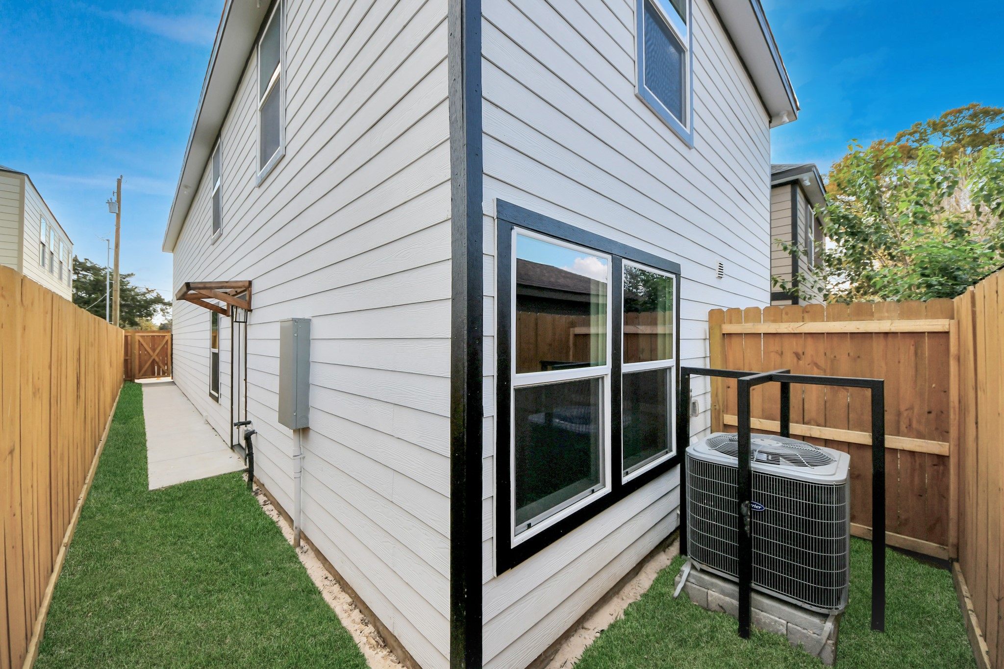 2310 Wavell Street, Unit B Houston, TX 77088 - Photo 6 of 37 a view of outdoor space and deck