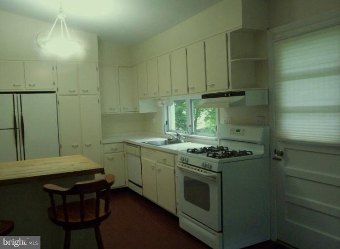 6202 Ivymount Road Baltimore, MD 21209 - Photo 16 of 30 Kitchen 6202 Ivymount Rd.