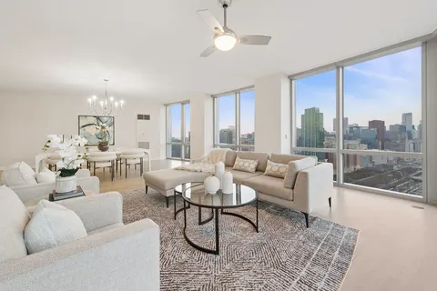 $1,490,000 | 1211 South Prairie Avenue, Unit 3401, Chicago, IL 60605