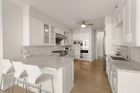 $1,490,000 | 1211 South Prairie Avenue, Unit 3401, Chicago, IL 60605