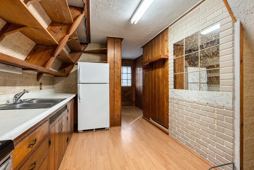 24 East Brimfield Road Holland, MA 01521 - Photo 8 of 30