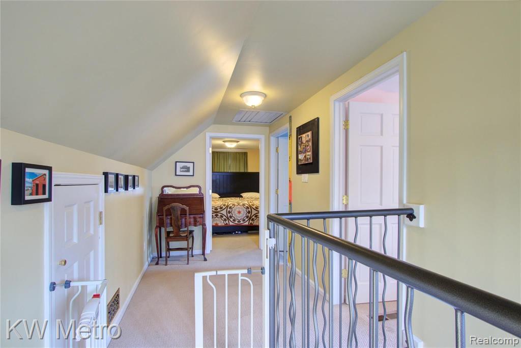 2329 Harvard Road Berkley, MI 48072 - Photo 16 of 36