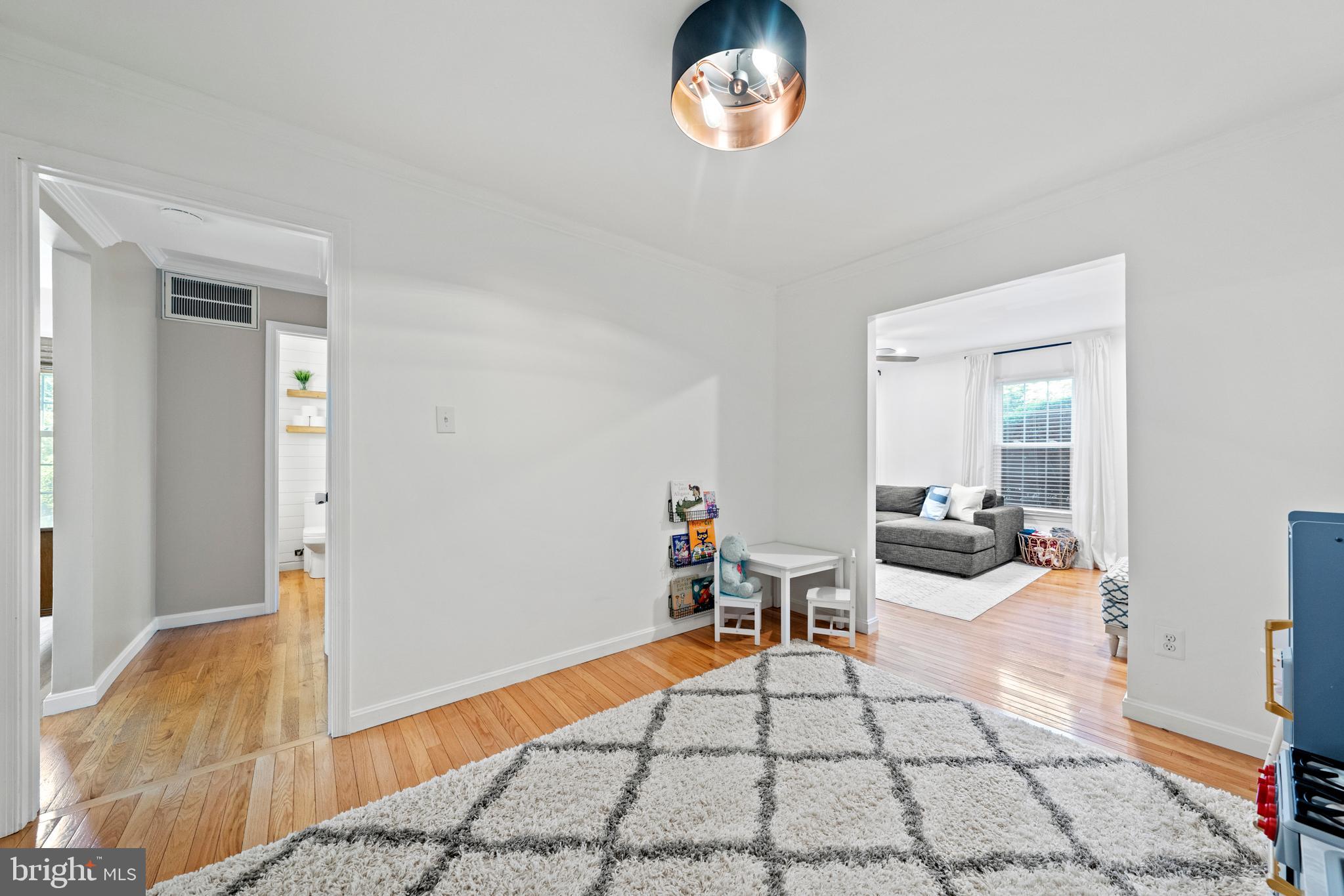 11859 Dunlop Court Reston, VA 20191 - Photo 12 of 38 Gallery Image 12