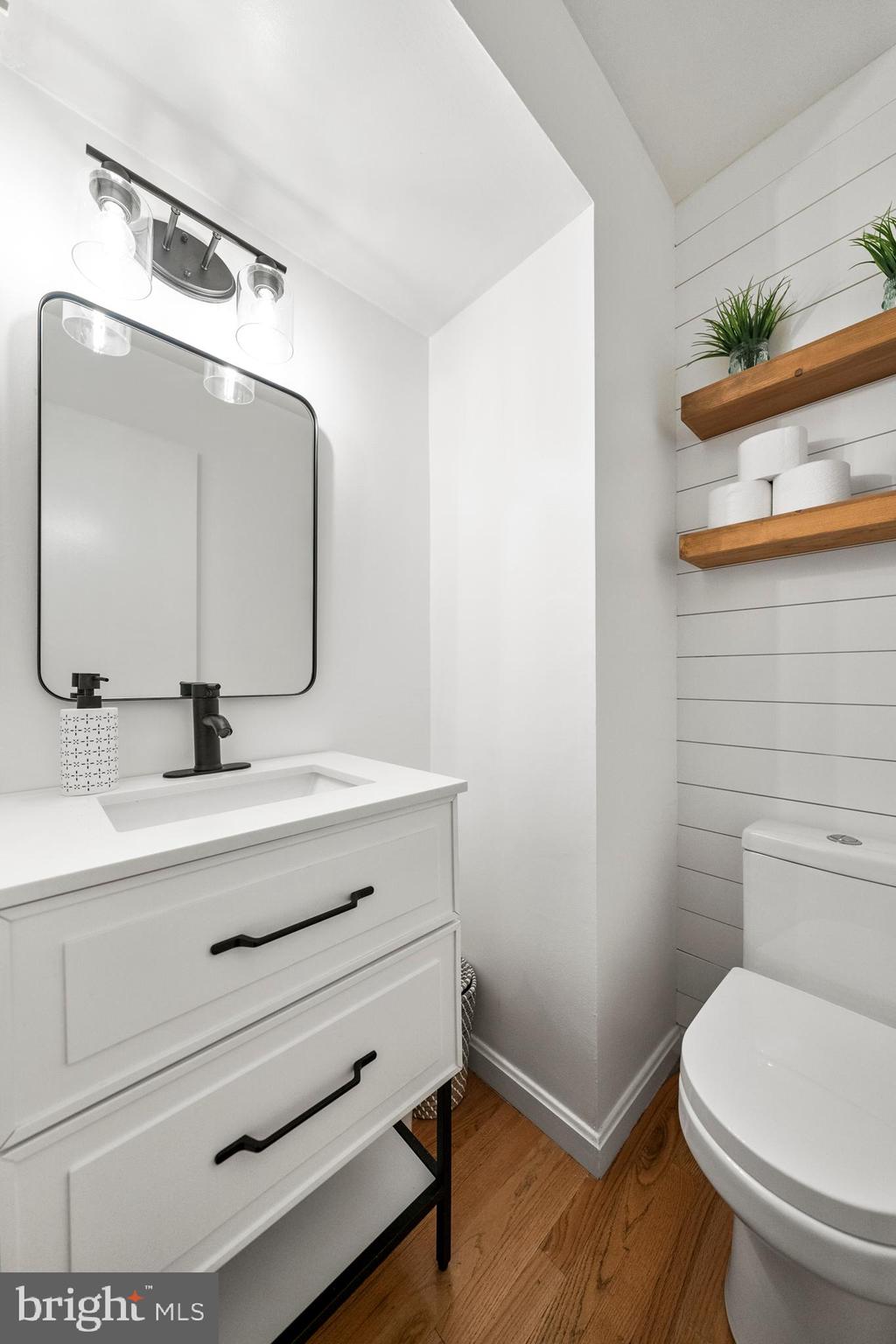 11859 Dunlop Court Reston, VA 20191 - Photo 13 of 38 Gallery Image 13