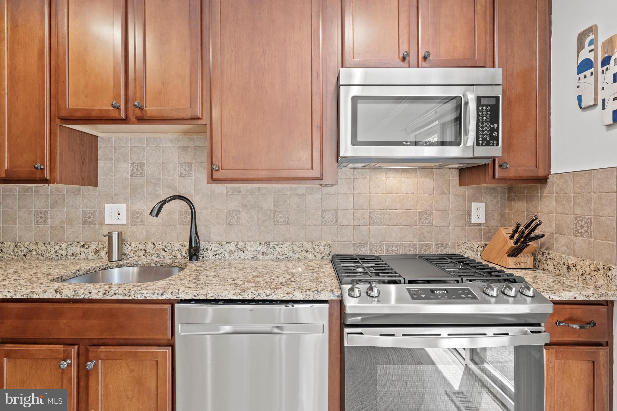 11859 Dunlop Court Reston, VA 20191 - Photo 9 of 38 Gallery Image 9
