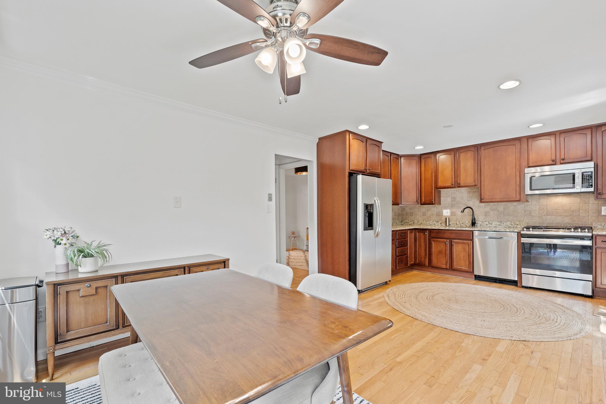 11859 Dunlop Court Reston, VA 20191 - Photo 10 of 38 Gallery Image 10