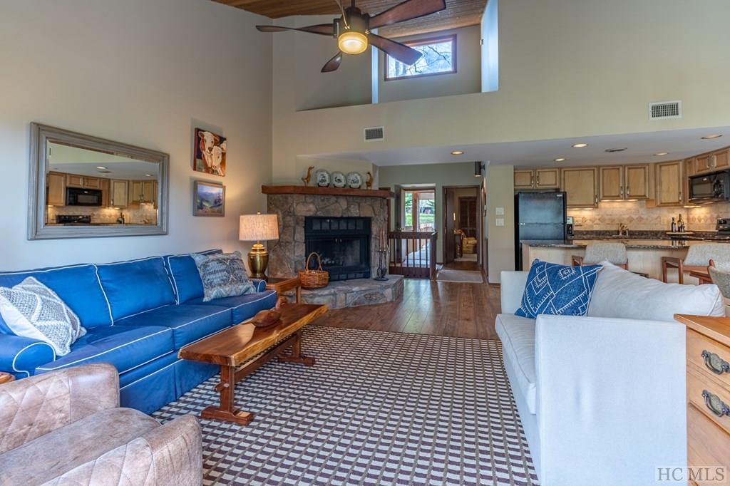 109 Emerald Ridge Road, Unit 42 Sapphire, NC 28774 - Photo 7 of 51 Gallery Image 7