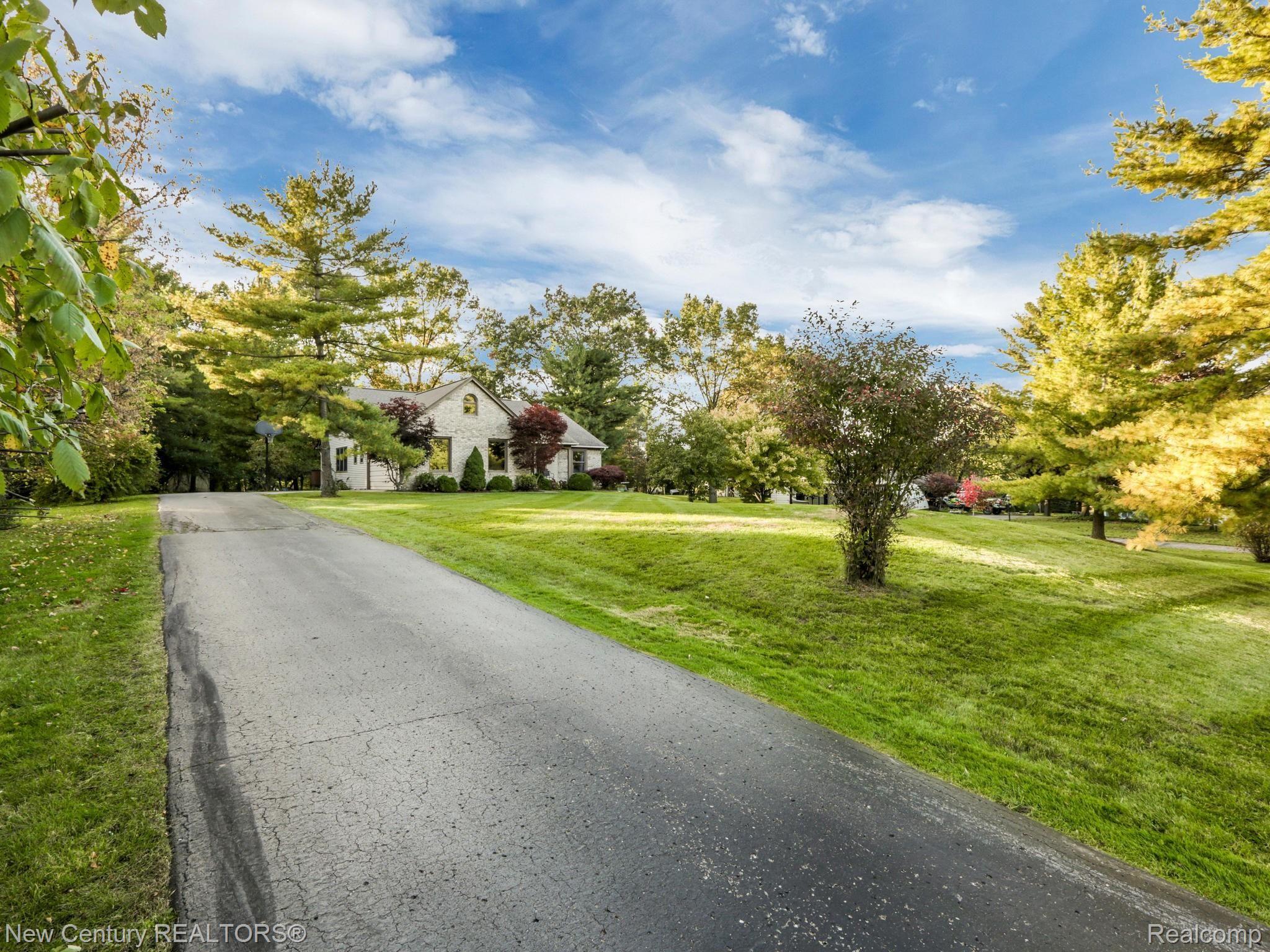 70655 Romeo Orchard Drive Romeo, MI 48065 - Photo 5 of 38 70655 Romeo Orchard Dr Bruce-043-043-70655 Romeo Orchard Drive-MLS_Size.jpg