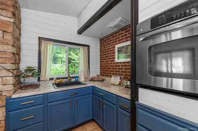 $550,000 | 2 May Place, Glen Spey, NY 12737