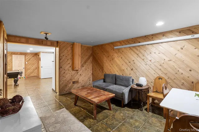 $550,000 | 2 May Place, Glen Spey, NY 12737