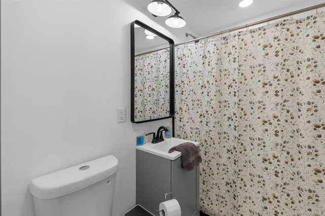 $550,000 | 2 May Place, Glen Spey, NY 12737