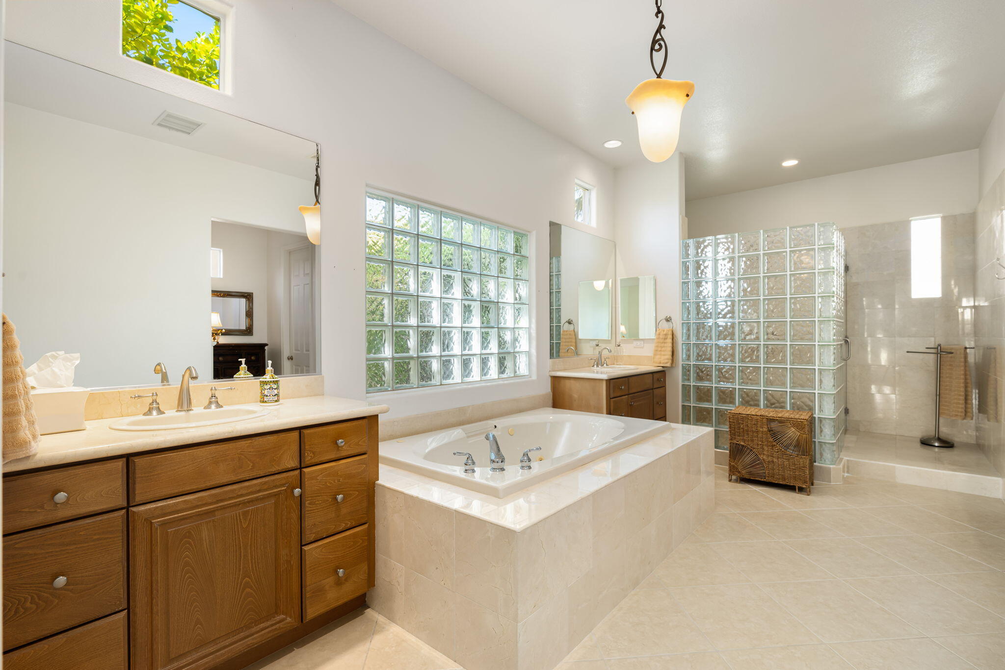 326 Loch Lomond Road Rancho Mirage, CA 92270 - Photo 35 of 43 54-web-or-mls-JBLoch_OPMG_0825_054