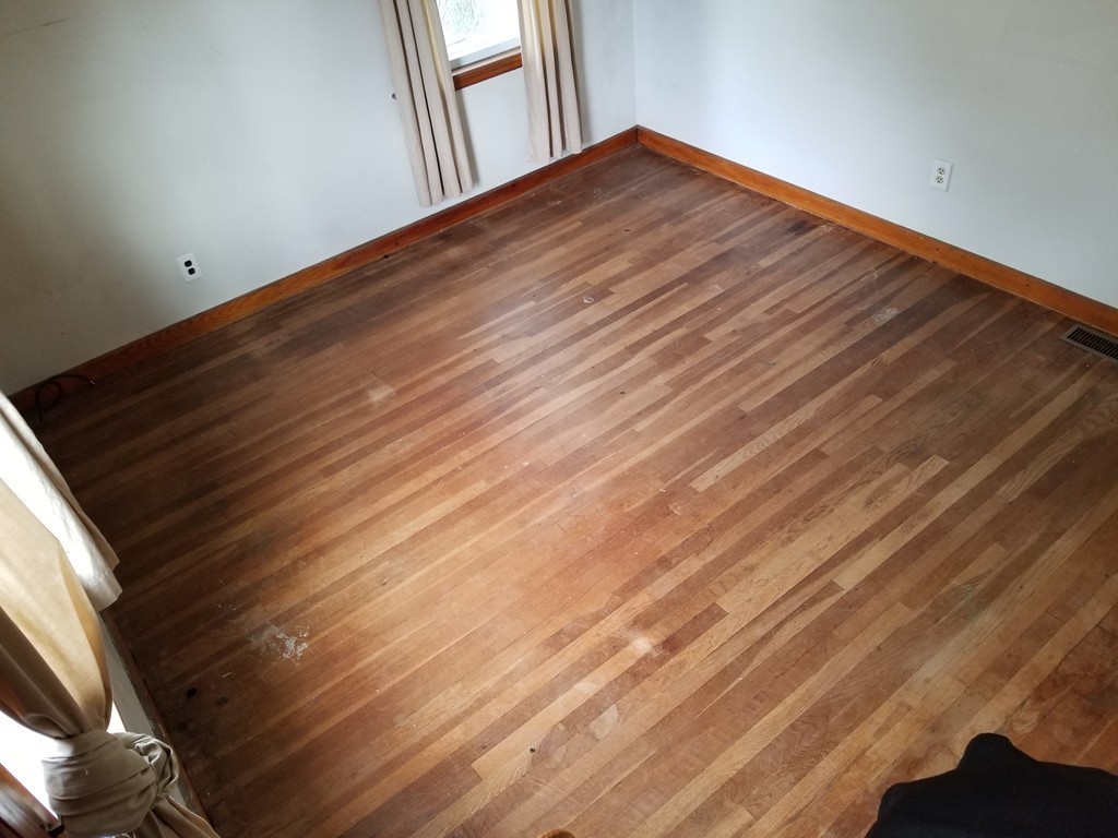 40 Brandon Road Dudley, MA 01571 - Photo 3 of 11 Gallery Image 3