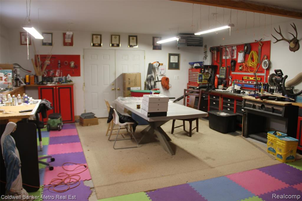 4092 Woodstock Road Waterford, MI 48328 - Photo 24 of 63