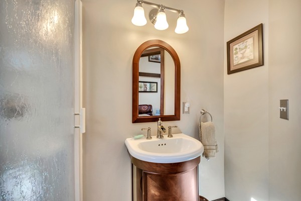 25 Mayflower Road Arlington, MA 02478 - Photo 12 of 21 Gallery Image 12