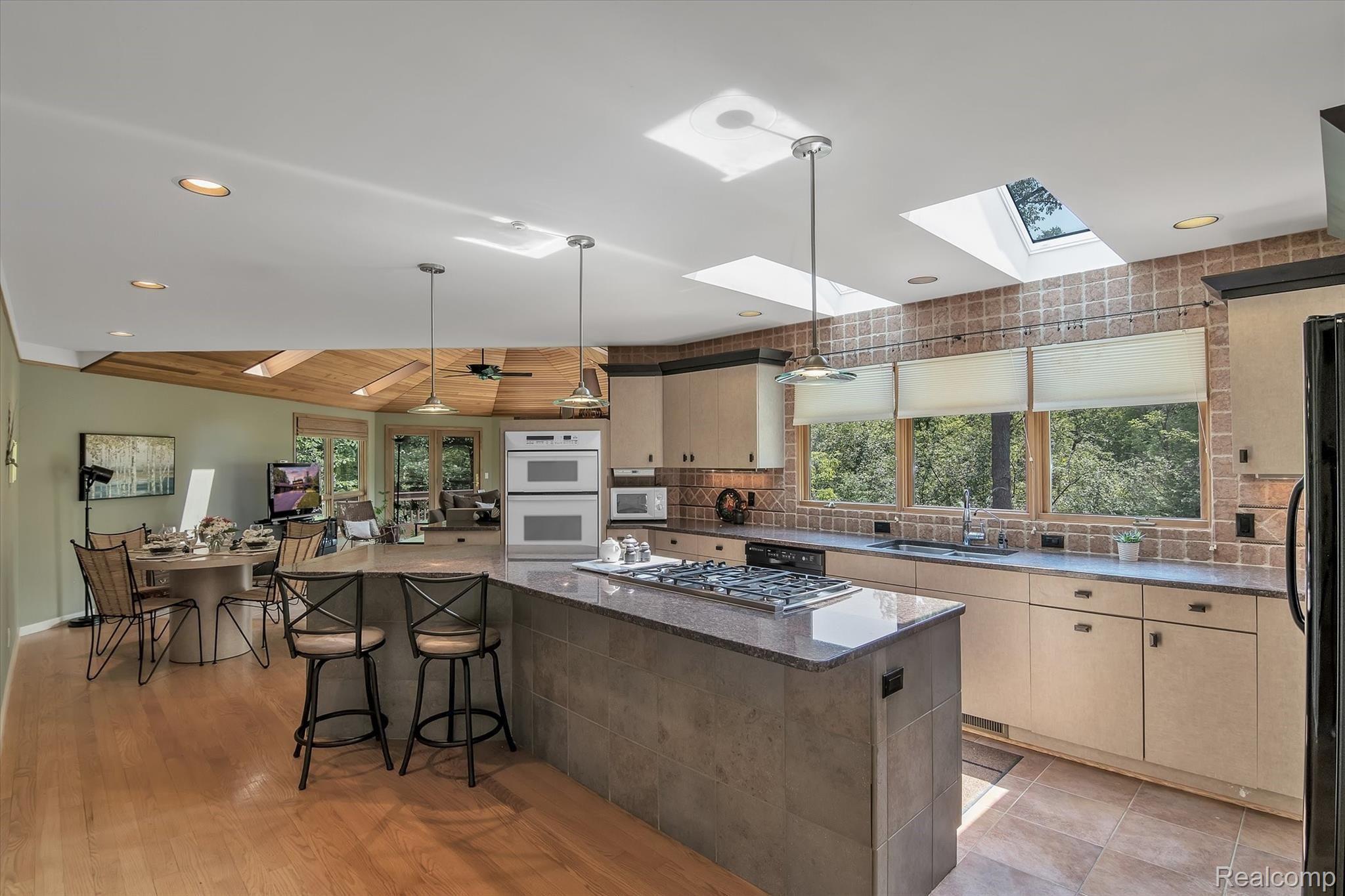 5514 Warren Road Ann Arbor, MI 48105 - Photo 10 of 58 10 Kitchen.jpg