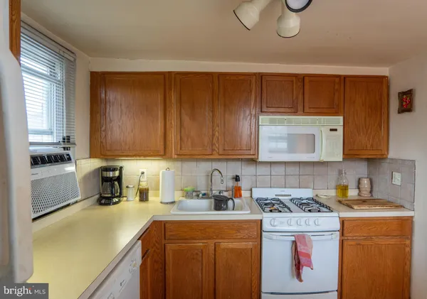 $1,725 | 1500 South Street, Unit 3F, Philadelphia, PA 19146