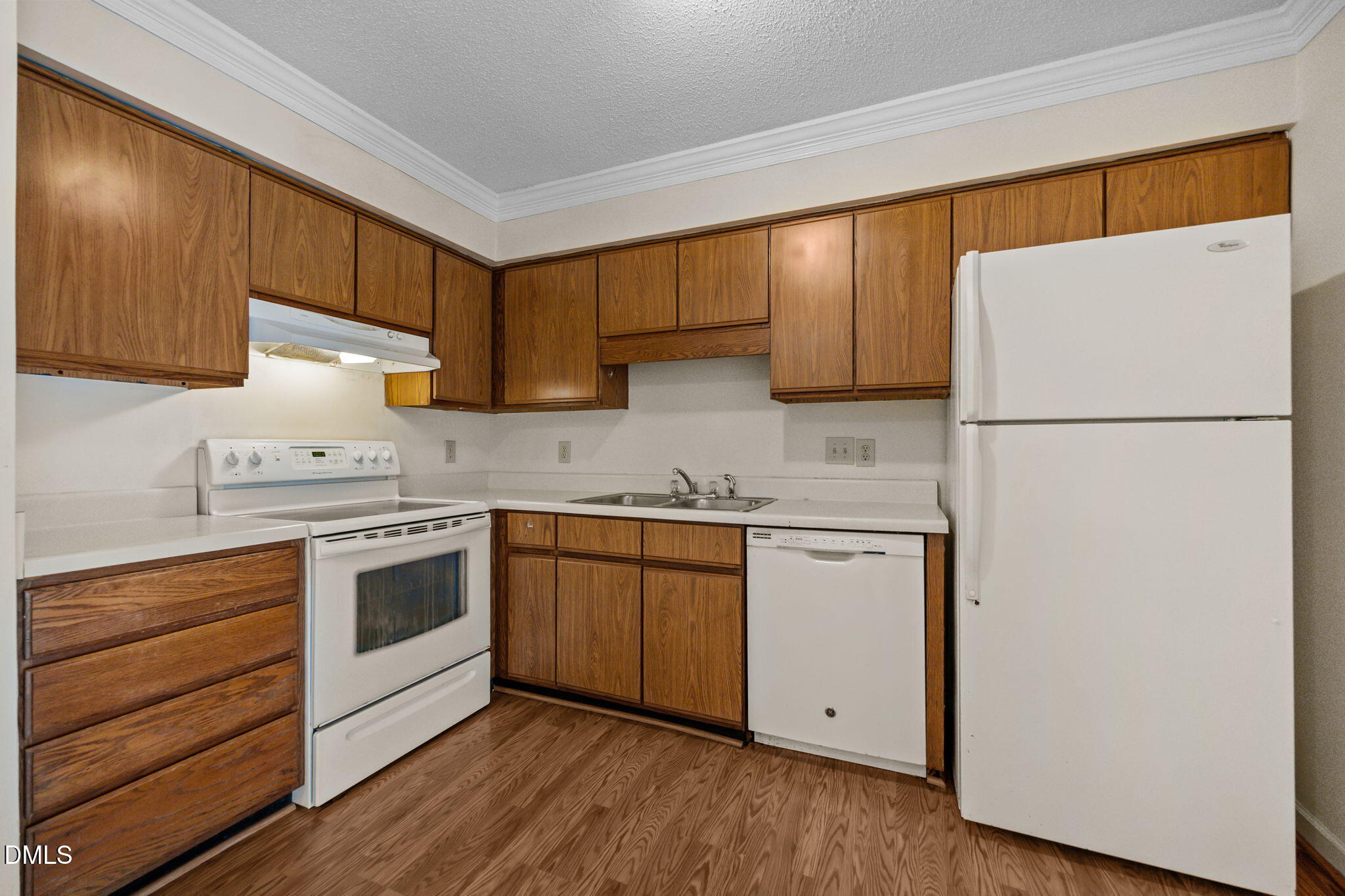 3527 Ivy Commons Drive, Unit 102 Raleigh, NC 27606 - Photo 17 of 33 25-web-or-mls-IMG_1239