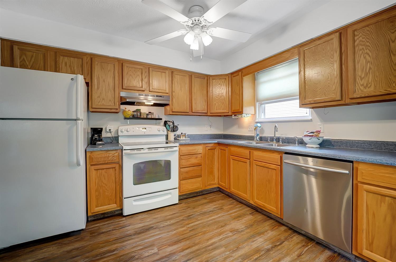 3918 Irwin Simpson Road Mason, OH 45040 - Photo 3 of 24 Gallery Image 3