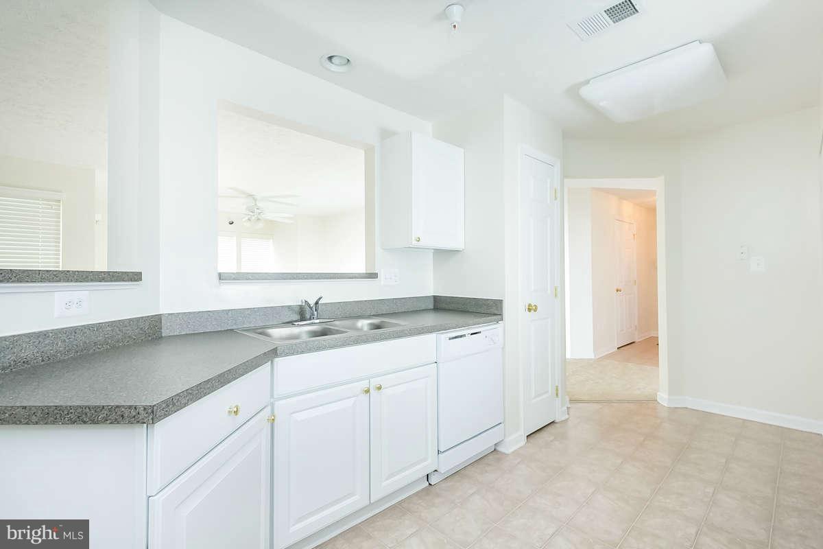 9609 Haven Farm Road, Unit 9609 Perry Hall, MD 21128 - Photo 4 of 19 Kitchen