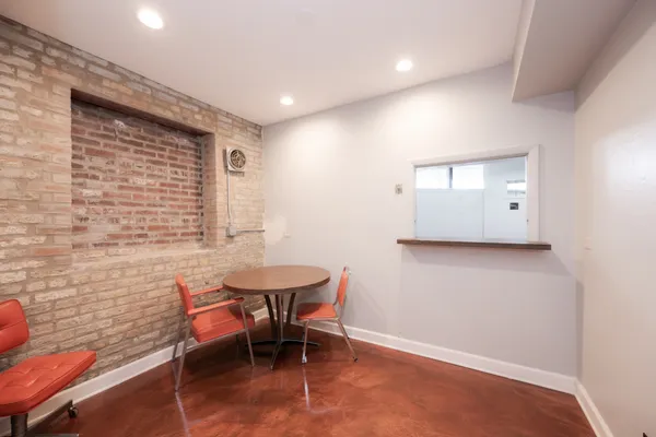 $674,900 | 2815 North Kimball Avenue, Chicago, IL 60618