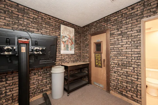 $674,900 | 2815 North Kimball Avenue, Chicago, IL 60618