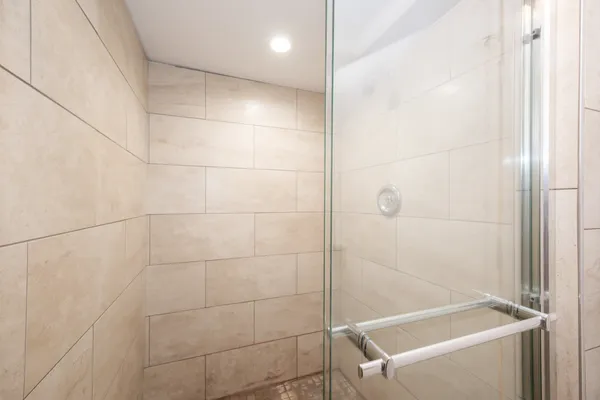 $674,900 | 2815 North Kimball Avenue, Chicago, IL 60618