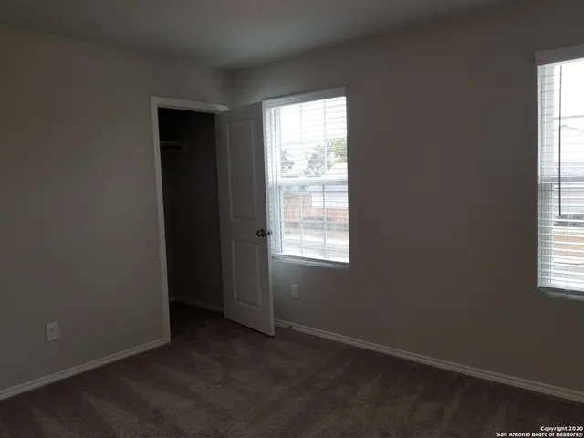 $1,900 | 7930 Oak Mdws Bend, San Antonio, TX 78250