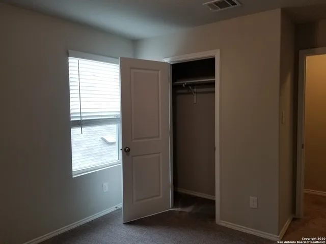 $1,900 | 7930 Oak Mdws Bend, San Antonio, TX 78250