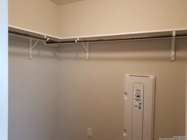 $1,900 | 7930 Oak Mdws Bend, San Antonio, TX 78250