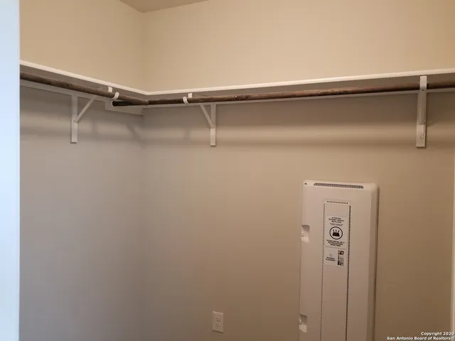 $1,900 | 7930 Oak Mdws Bend, San Antonio, TX 78250