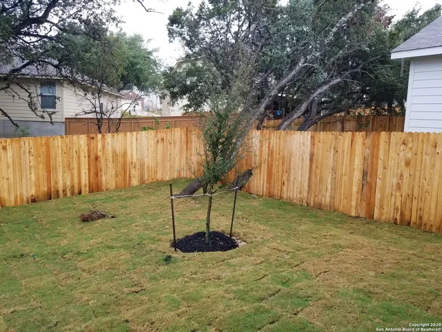 $1,900 | 7930 Oak Mdws Bend, San Antonio, TX 78250