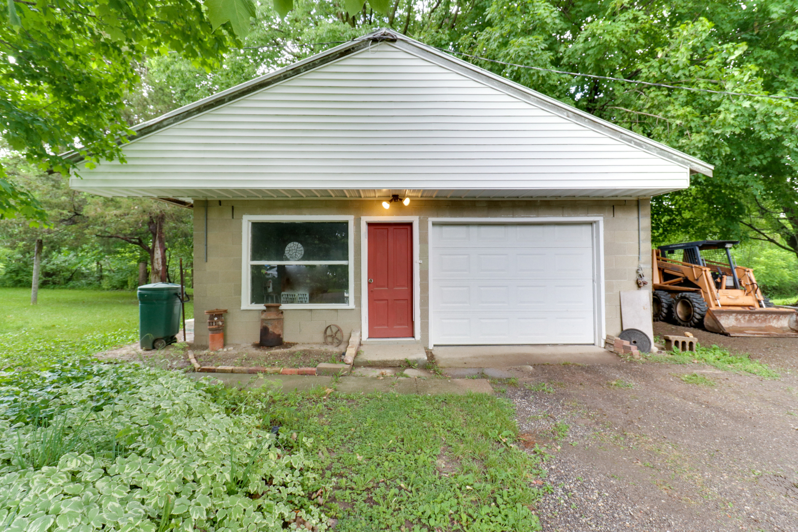 14017 Twin Grove Road Bloomington, IL 61705 - Photo 24 of 33 Gallery Image 24