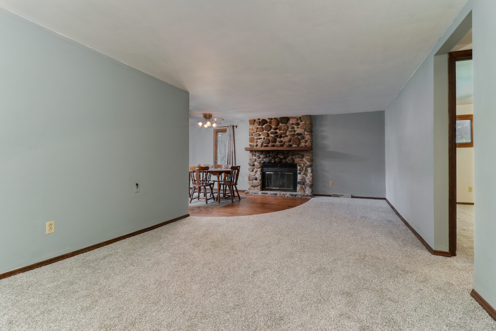 14017 Twin Grove Road Bloomington, IL 61705 - Photo 6 of 33 Gallery Image 6