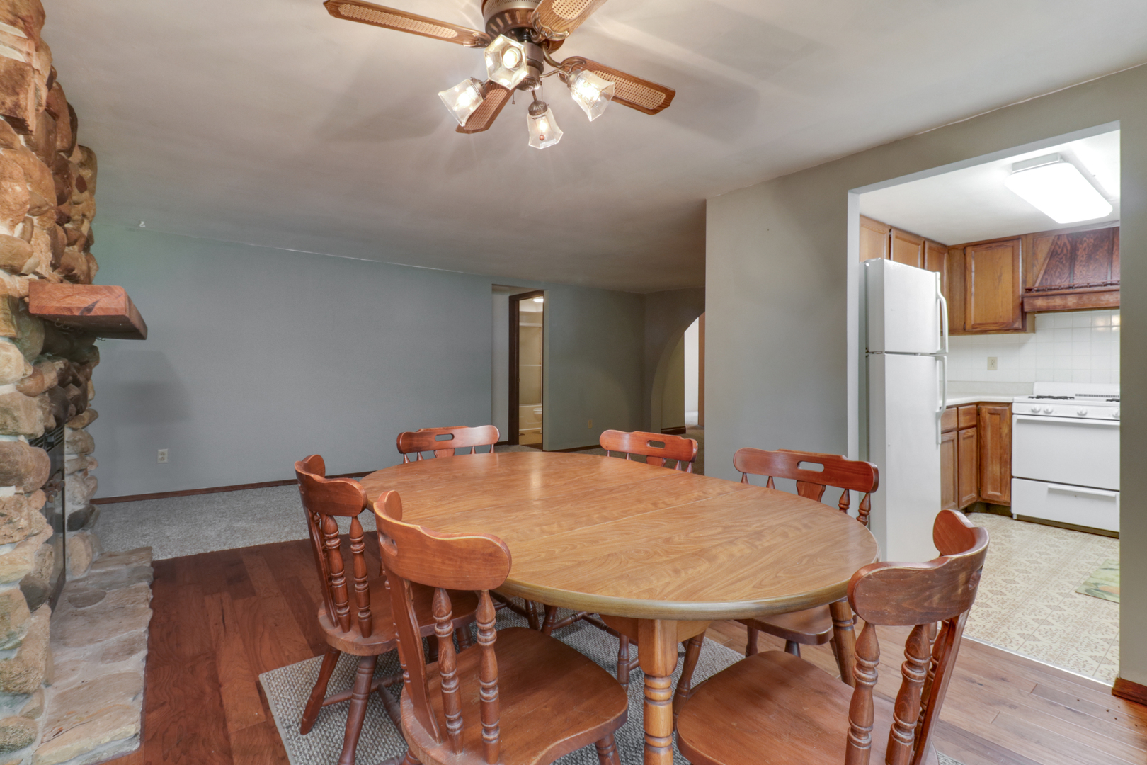 14017 Twin Grove Road Bloomington, IL 61705 - Photo 9 of 33 Gallery Image 9