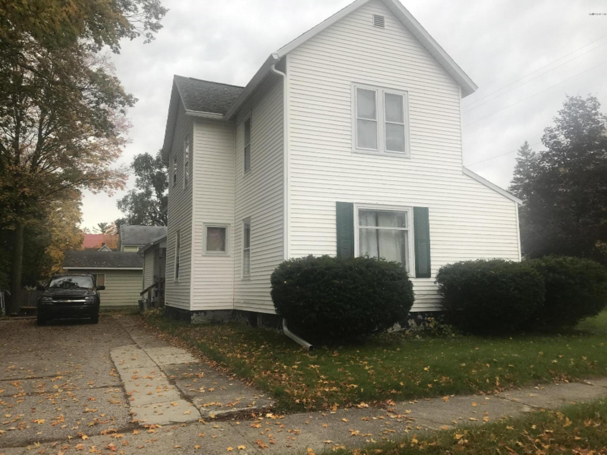 206 South Higbee Street Reed City, MI 49677 - Photo 3 of 19 4B602225-1435-4D2C-9EA0-27D11AEAC825