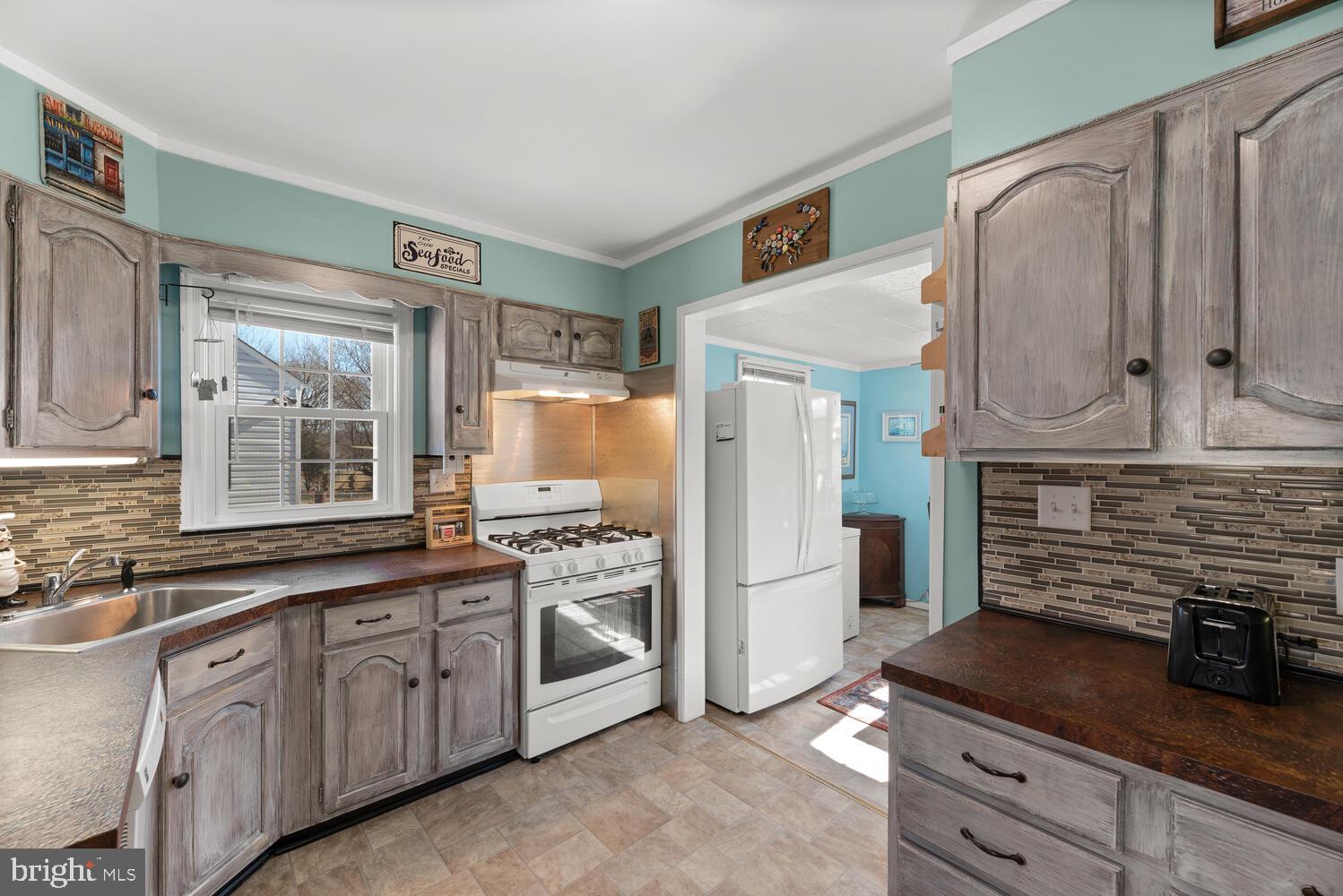 7 Lexington Road Hanover, MD 21076 - Photo 8 of 38 Gallery Image 8