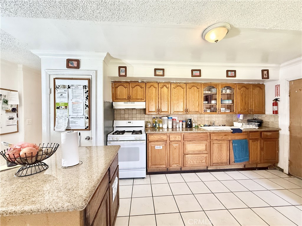 2812 Razor Way Jurupa Valley, CA 92509 - Photo 7 of 43
