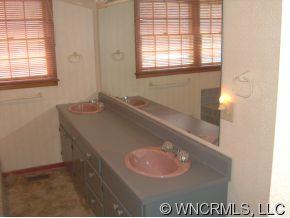 40 Stamey Cove Road Clyde, NC 28721 - Photo 8 of 12 a bathroom with a sink