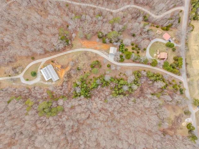 $274,900 | 233 MacArthur Lane, Walling, TN 38587