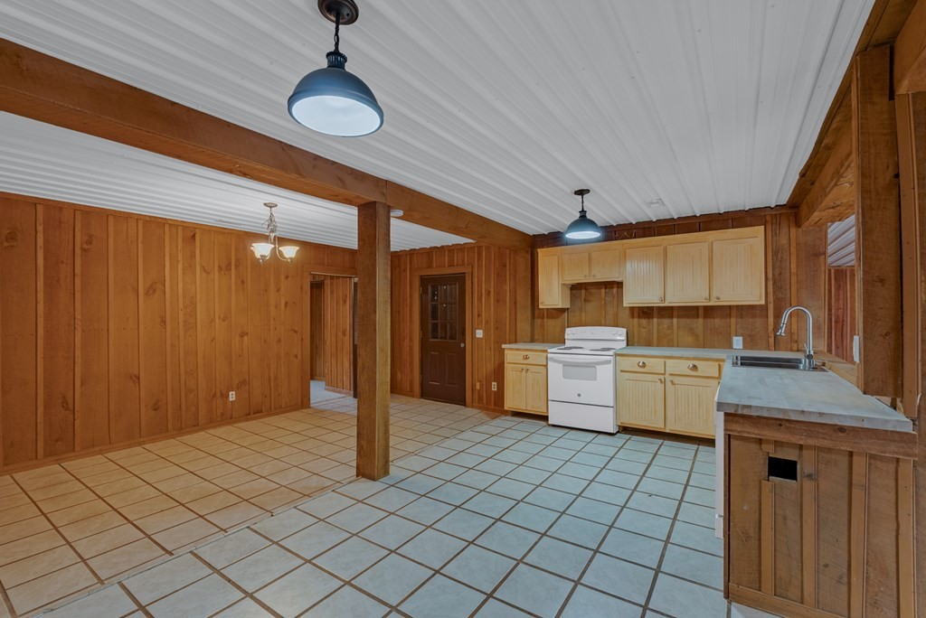 233 MacArthur Lane Walling, TN 38587 - Photo 4 of 34