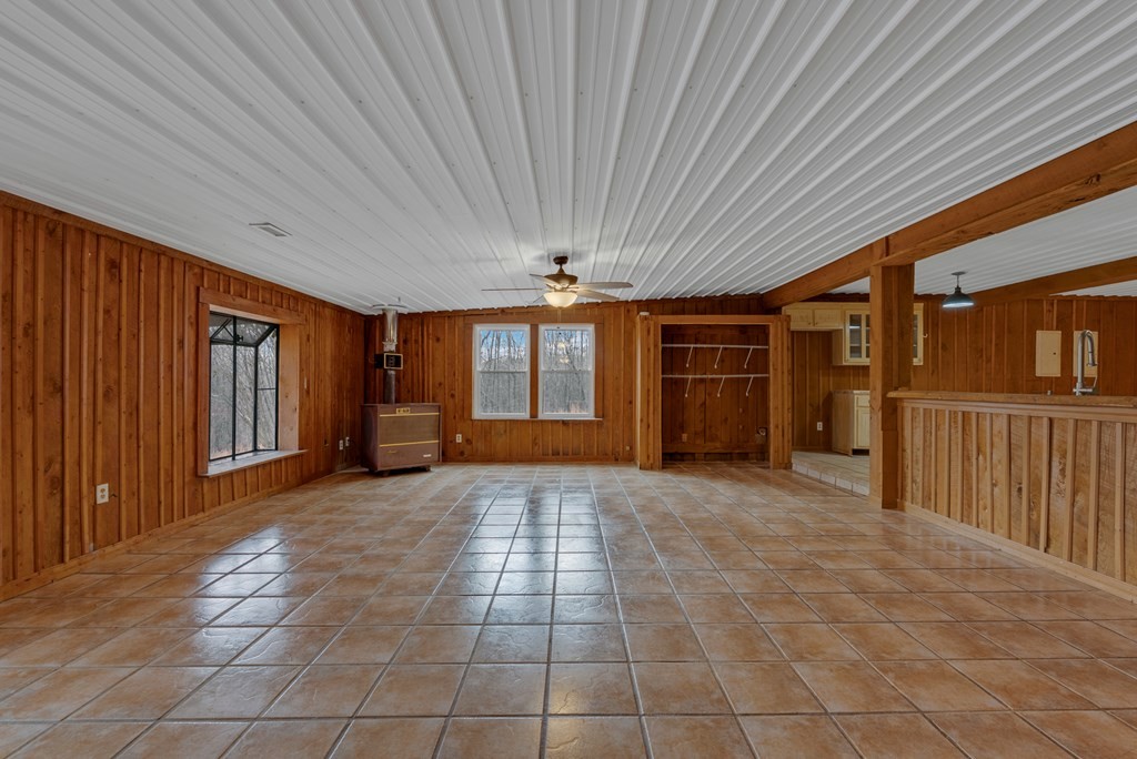 233 MacArthur Lane Walling, TN 38587 - Photo 8 of 34