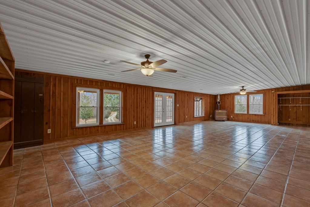 233 MacArthur Lane Walling, TN 38587 - Photo 9 of 34