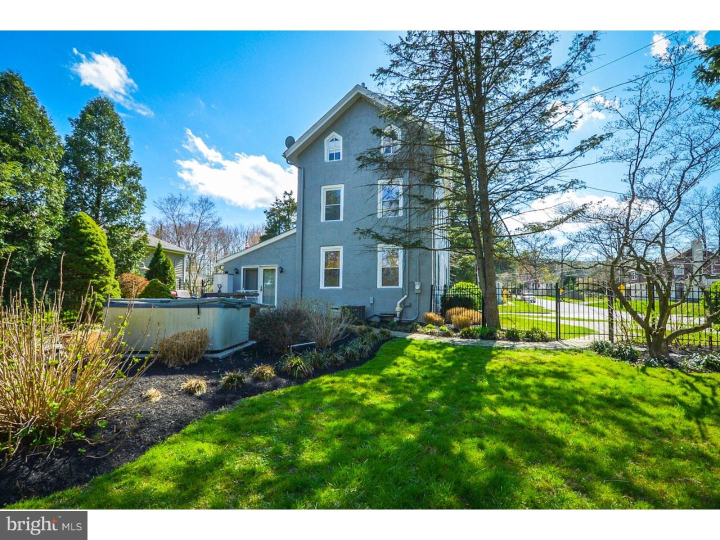 677 Brooke Road Glenside, PA 19038 - Photo 2 of 22 Exterior Side